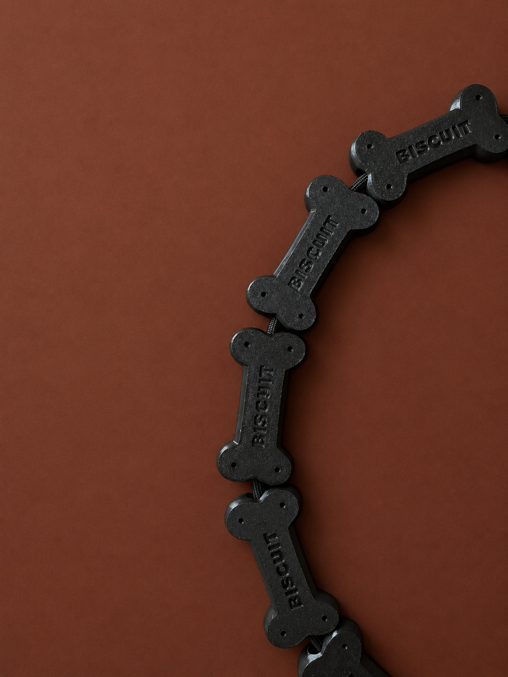 Guinzaglio per cani Biscuit Leash reglisse noir con charm a forma di biscotto, manico imbottito e moschettone Amaldogs